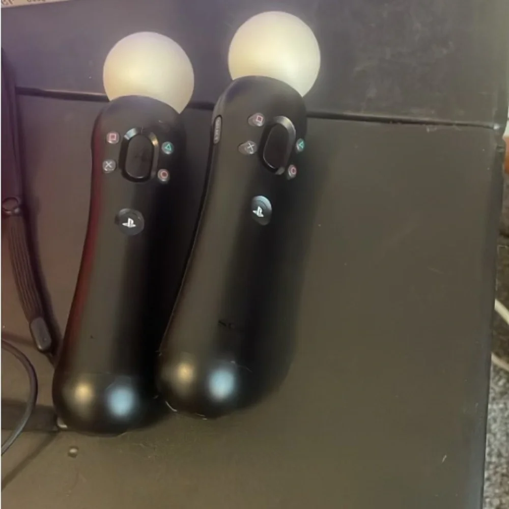 PS4 bundle - Picture 3 of 8